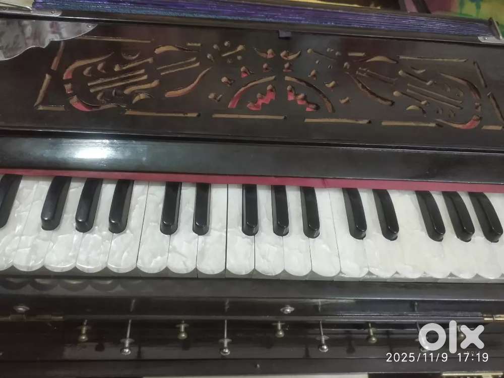 Harmonium urgent sell