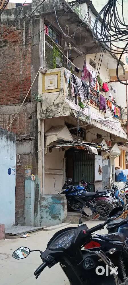Khan manzil G+1 Neat and clean full buliding