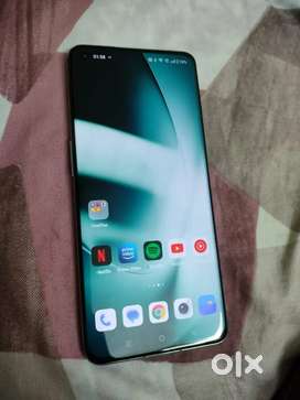 One plus 11 , 16 gb ram 256 gb rom