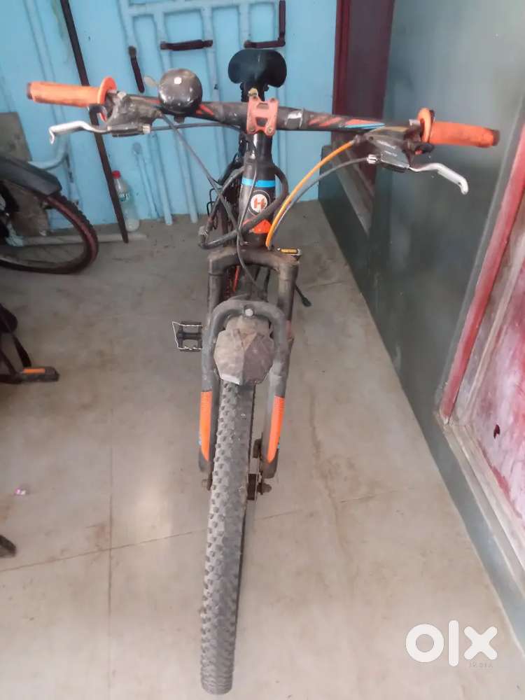 BUY AN GEAR AND NON-GEAT CYCE AT JUST COST OF 7000