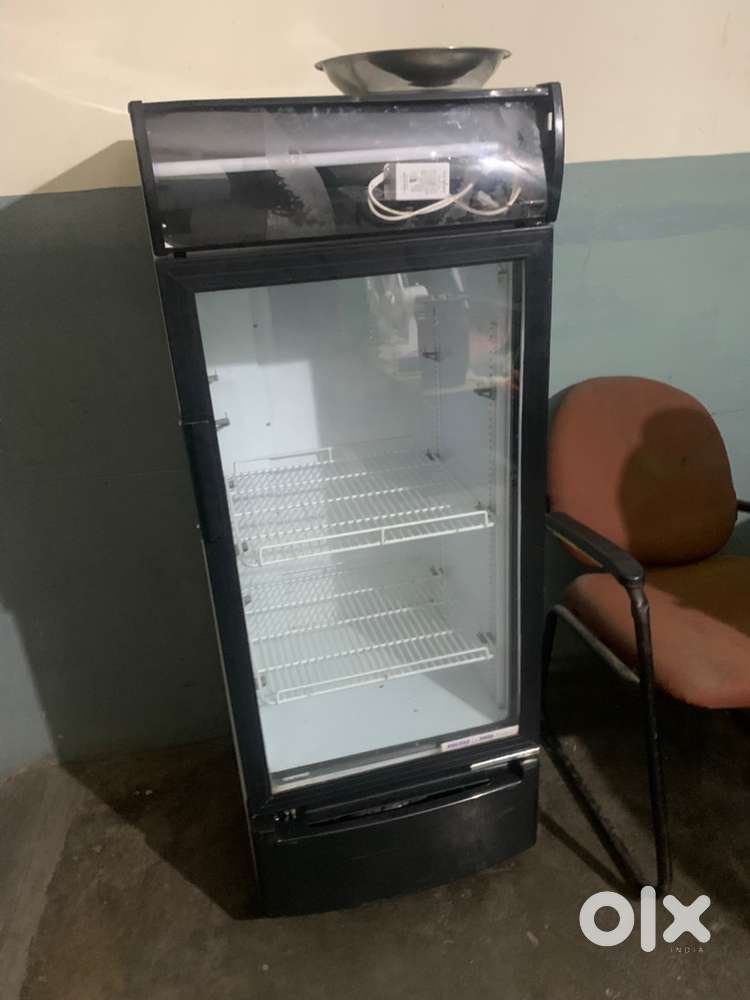 Display refrigerator