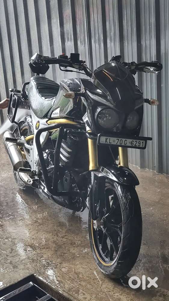 Mahindra Mojo Xt 300