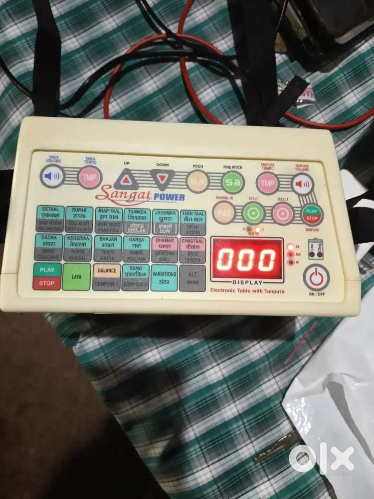 Tanpura electronic, good condition, slightly negotiation