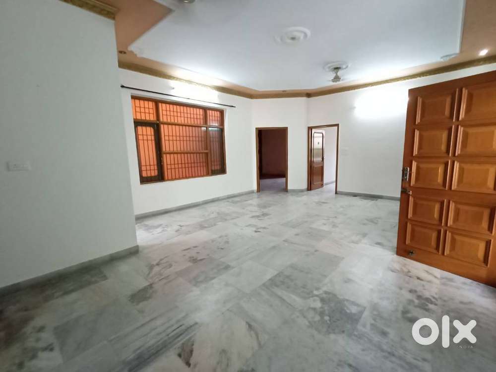 3 BHK Spacious House 14 Marla Sector-21