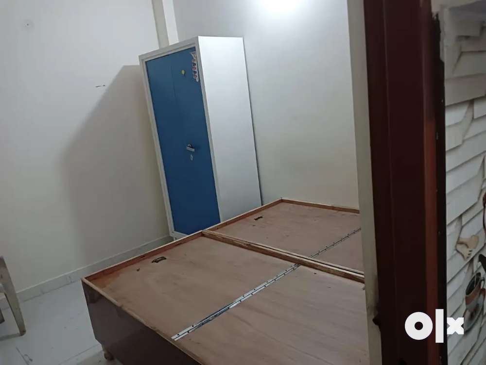 Two bhk flat for rent in new ashok nagar delhi 96