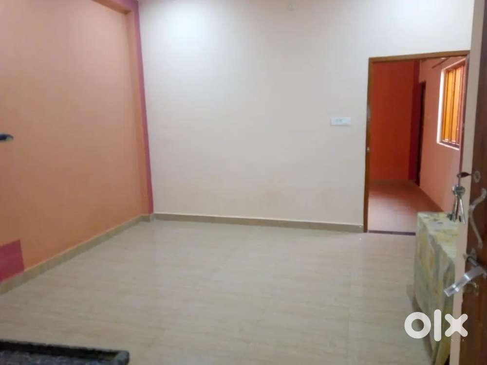 Two big rooms available in sharing..