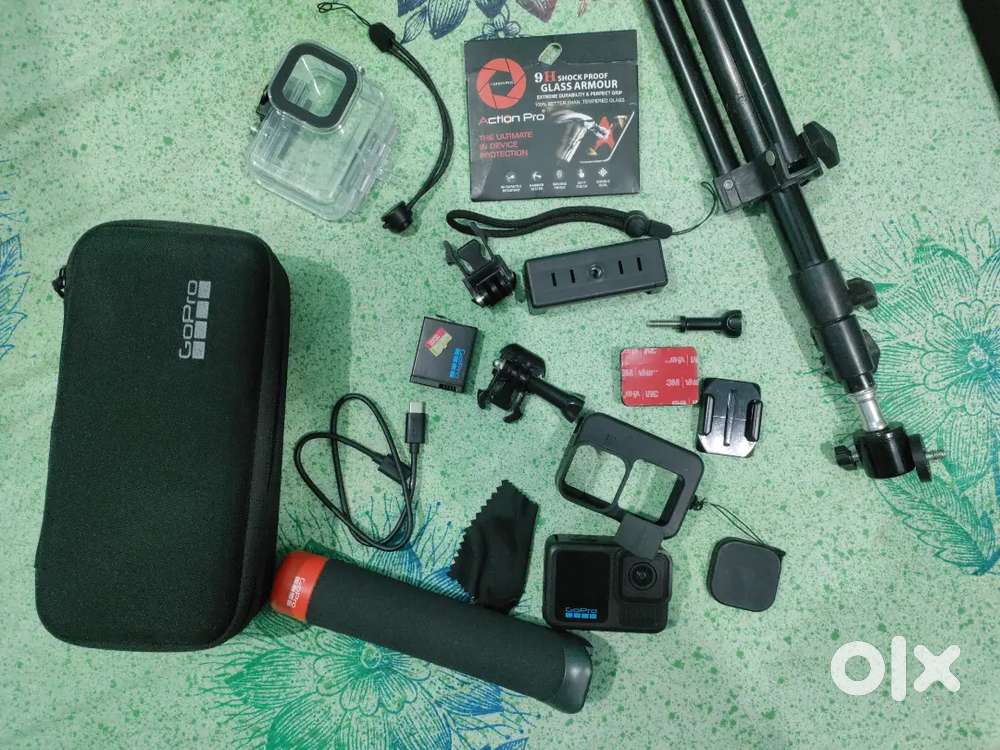 GoPro 13 bundle with other accessories