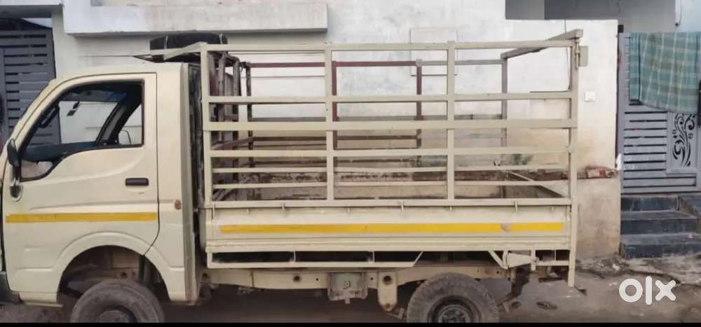 Driver Chahiye Auto Chota hathi Our pickup Chalane ke liye