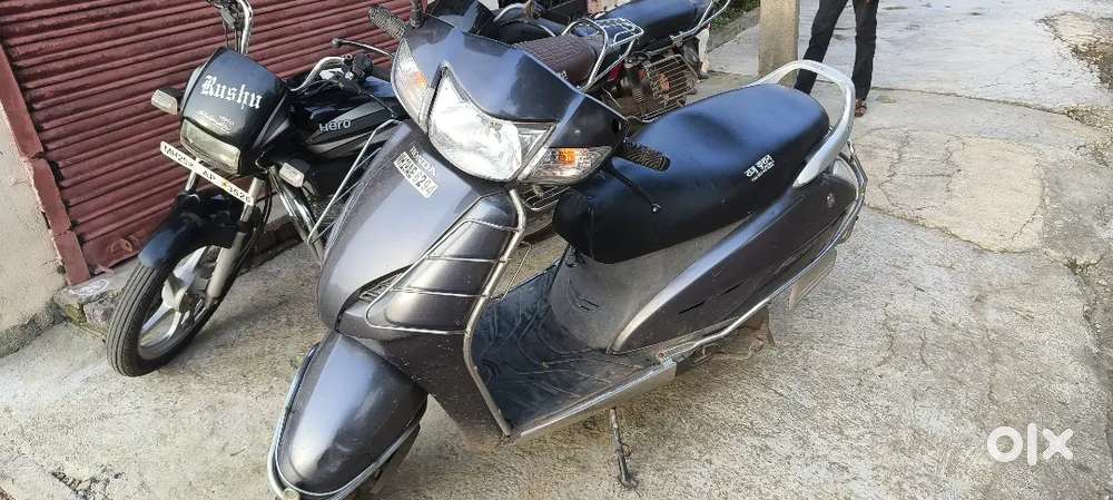 Honda Activa dlx self start (2012)