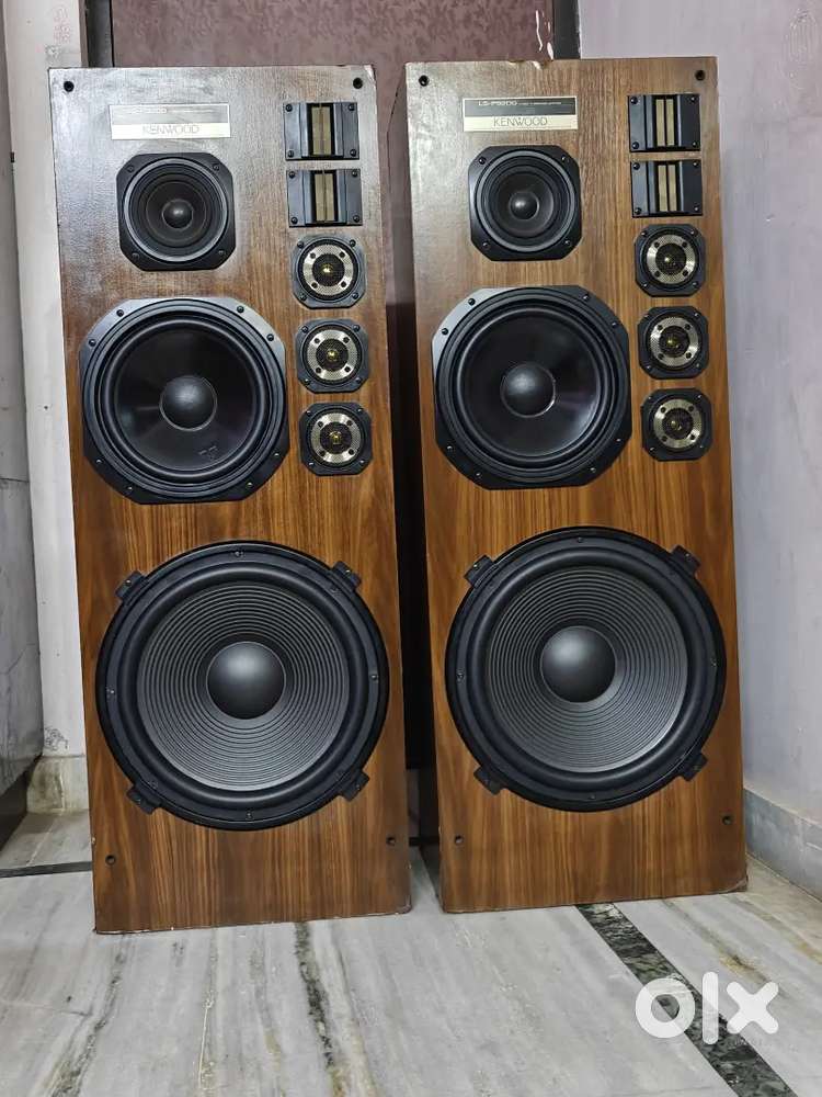 Kenwood 2 big Tower speaker 8 ohms 400 watts used any stereo amplifier
