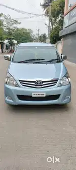 Toyota Innova 2.5 V 7 STR, 2010, Diesel