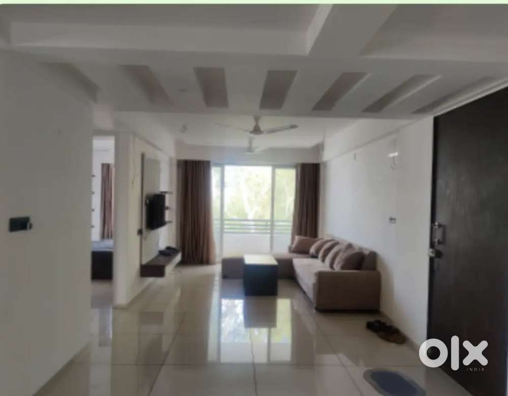 Furnis flat, .nr. Diwalipura Garden