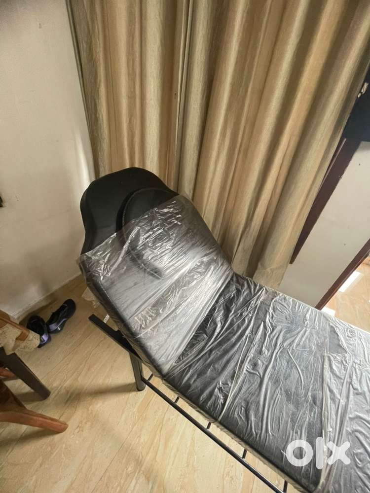 facial bed for sale..