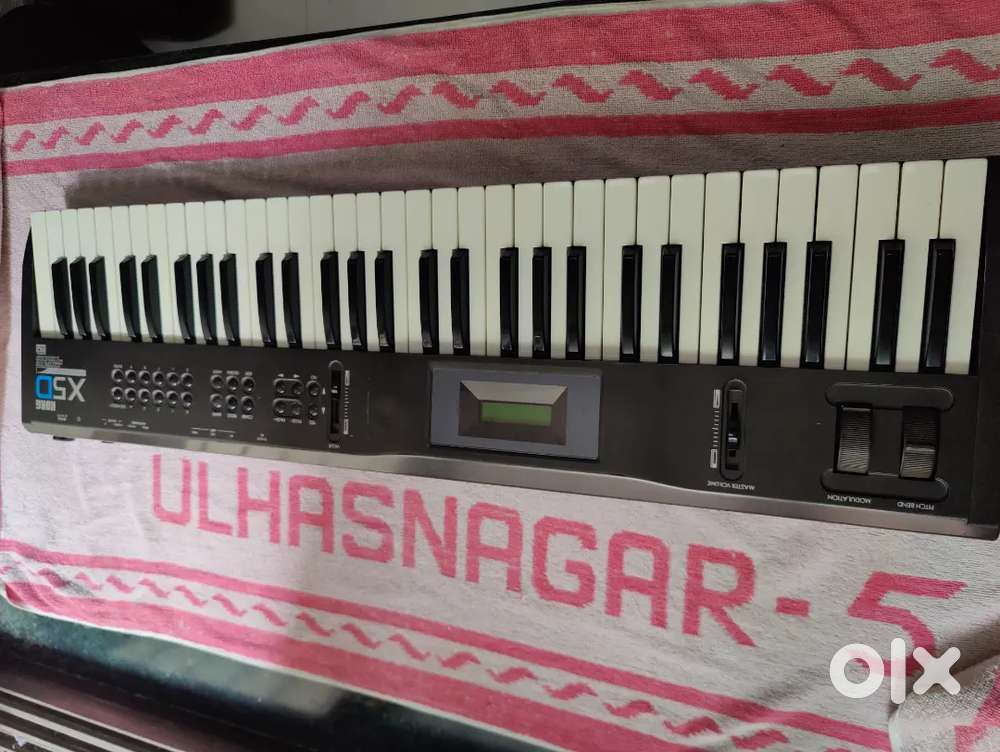 KORG X5D KEYBOARD