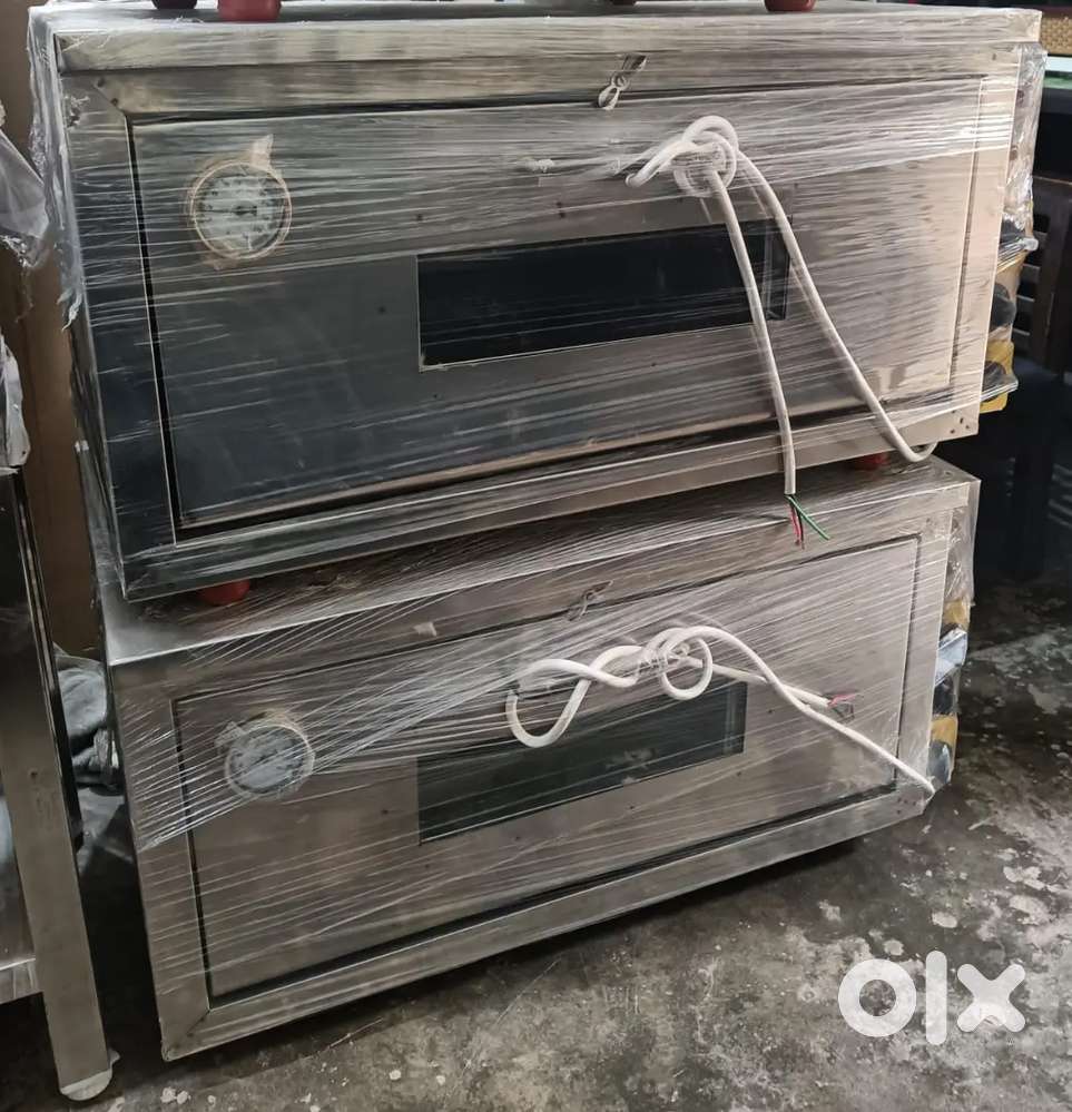 ONE MONTH OLD UNUSED PIZZA OVEN