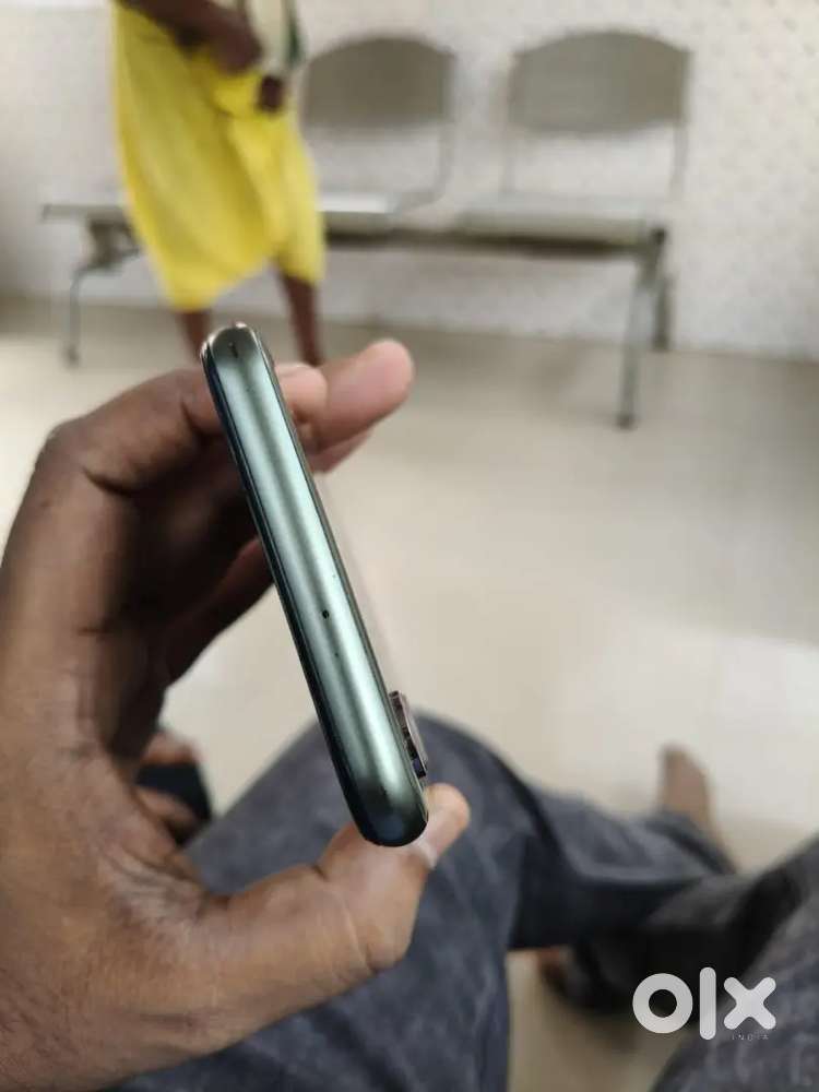 Samsung f 34