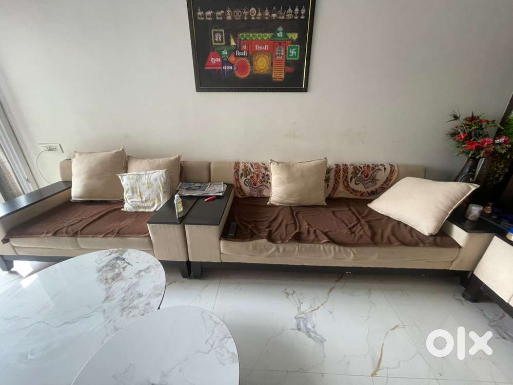 Sofa Set with 7 pillows