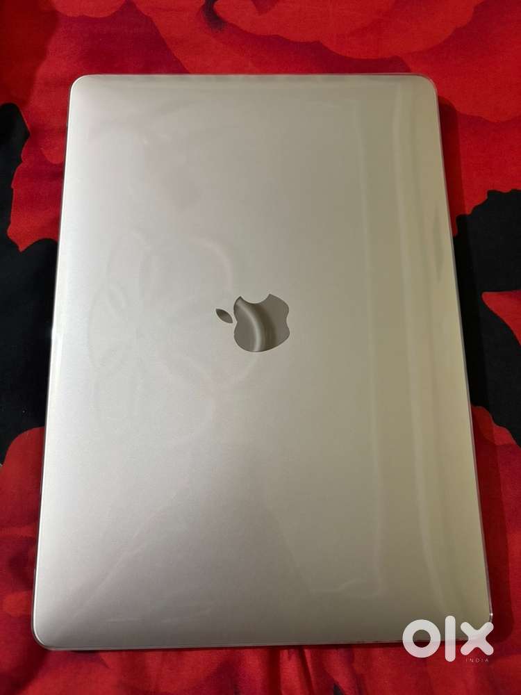 Apple macbook M1 8/256 gb