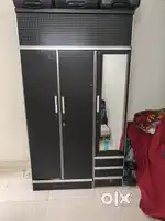 Wardrobe 7x4 ft with Mirror, Handles & Vacuum Jag – Good Condition