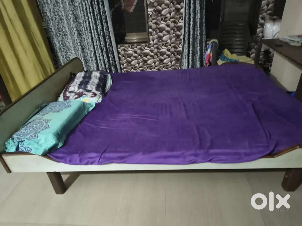 Wooden double bed with mattress best quality wood