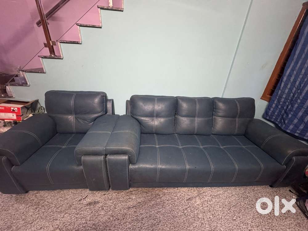 3+2 leatherette sofa