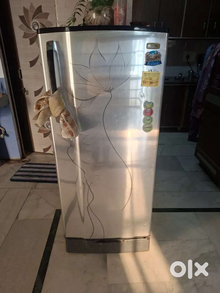 Refrigator