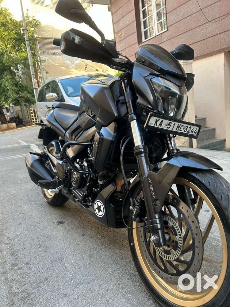 Bajaj dominor D400 abs