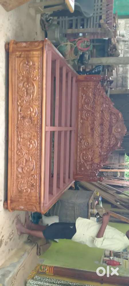 New king size bed. pure teckwood. box type
