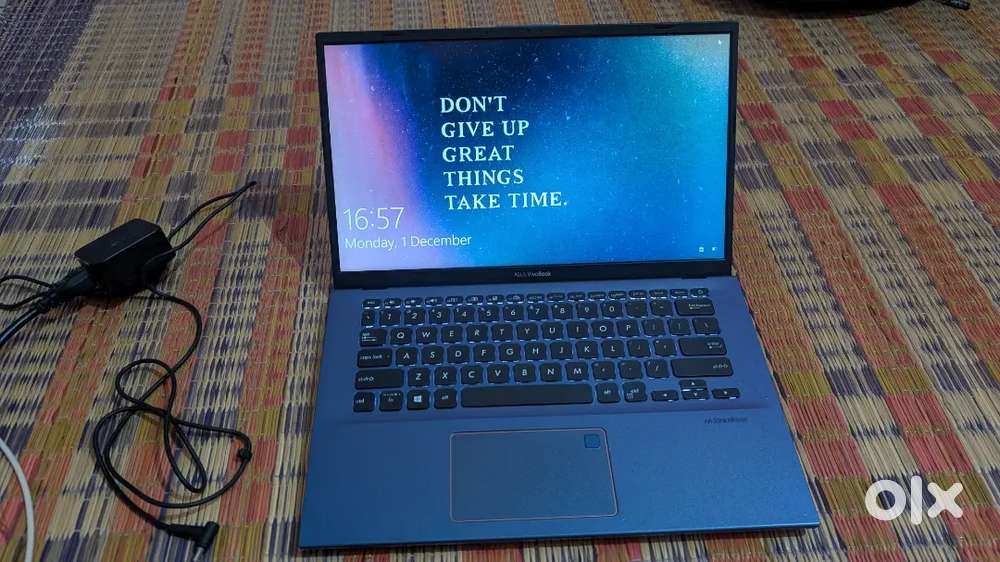 ASUS VivoBook 14