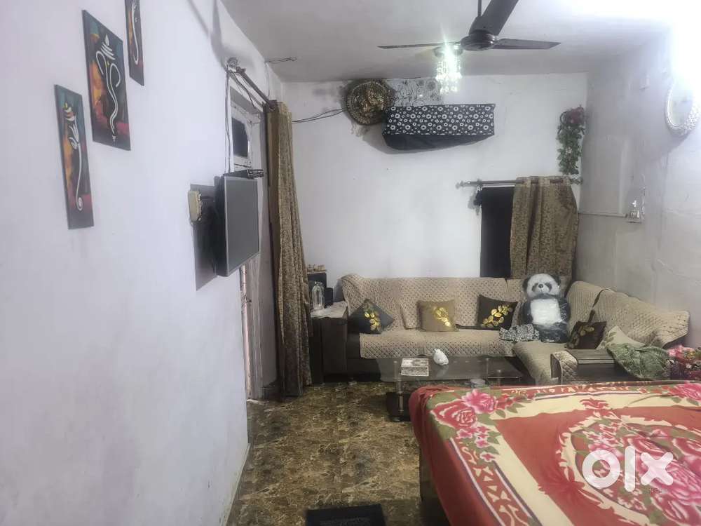 Gali vich aa car nhi aadi ..E rickshaw motercycle three wheel aa jada