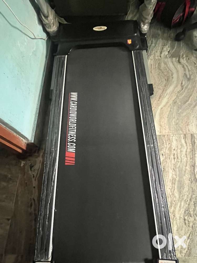 Motorised treadmill