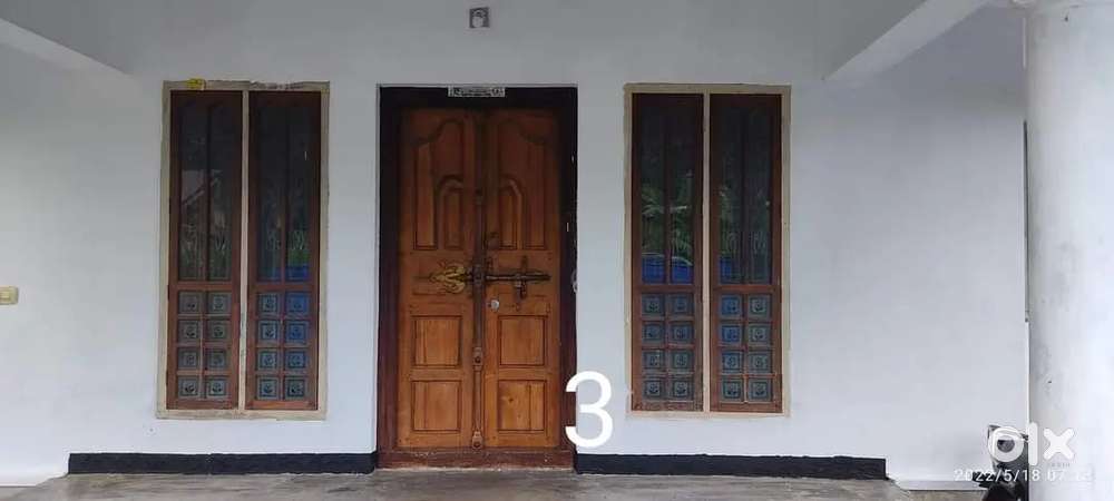 ഇരിഞ്ഞാലക്കുടയിൽ 3 BHK രണ്ടുനില വീട് വാടകക്ക്