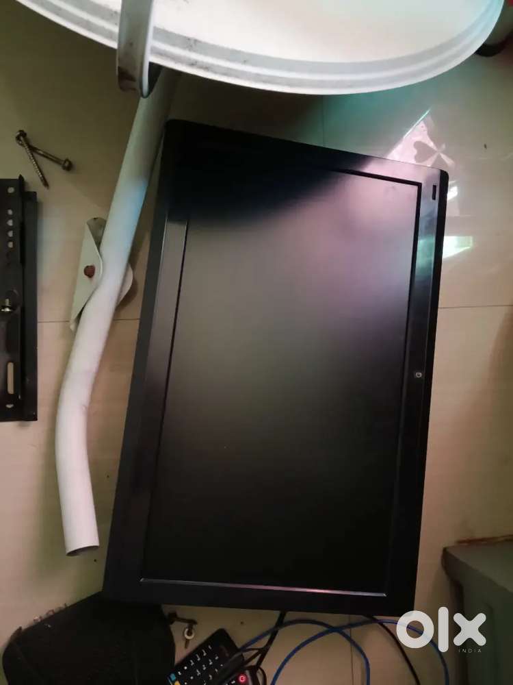 Urgent Sale LG 24 inc HD TV with Airtel setup box