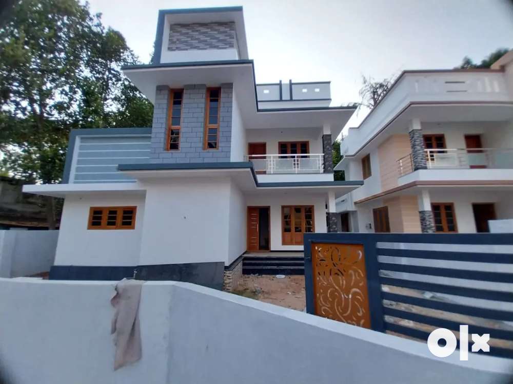 Aluva Chowara 5 Cent 3 BHK Attached 1550 sqft New House.