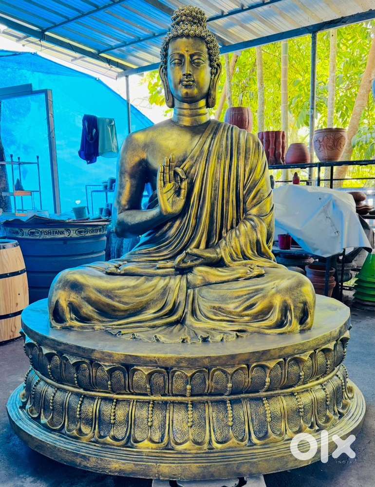 Buddha statue