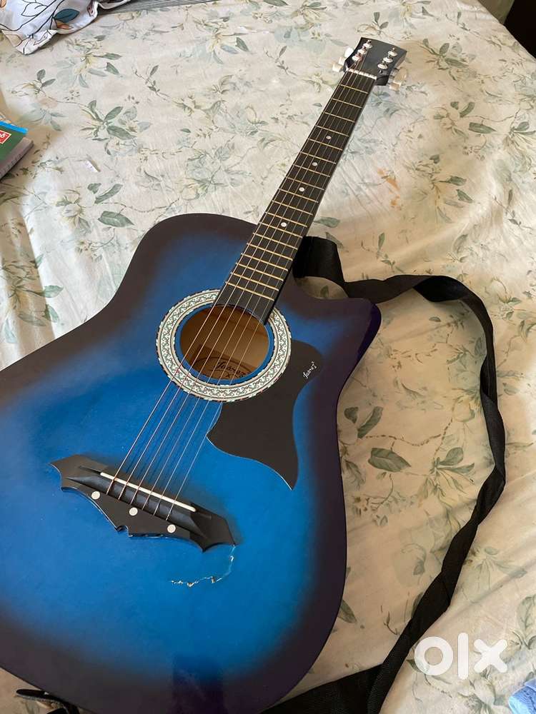 Guitar medium size