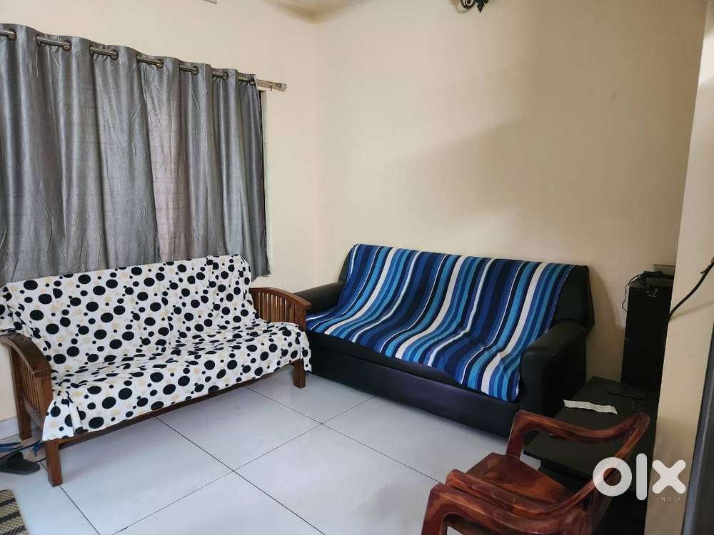 Road side facing house - looking for corporate rental needs