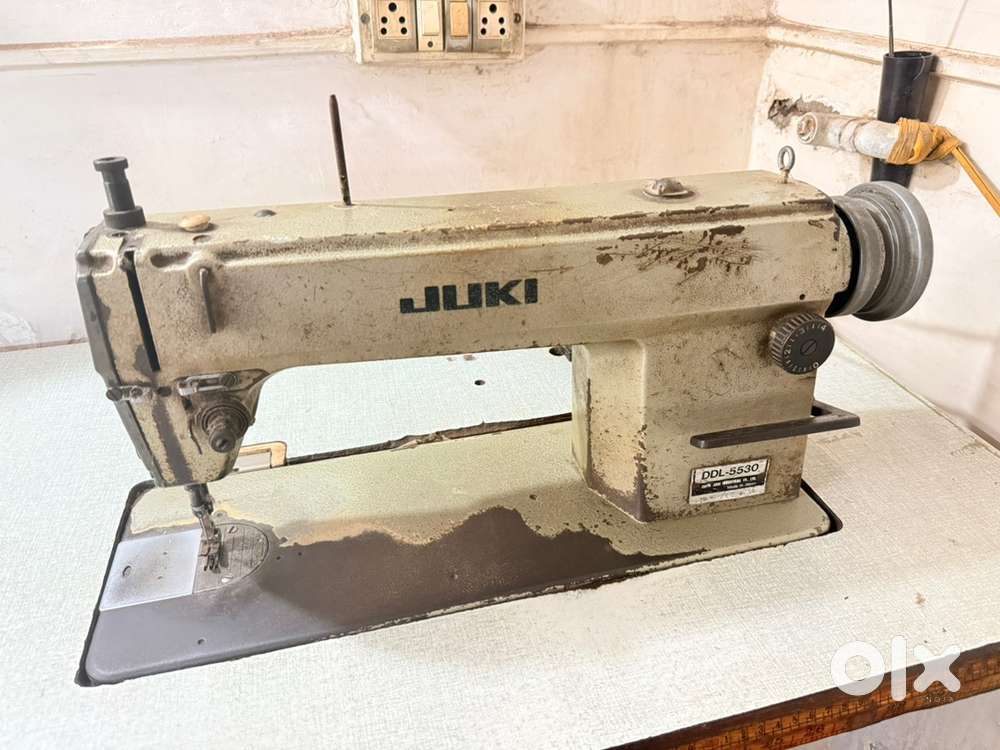JUKI Industrial Sewing Machine (DDL-5530) with Motor & Stand – ₹6000