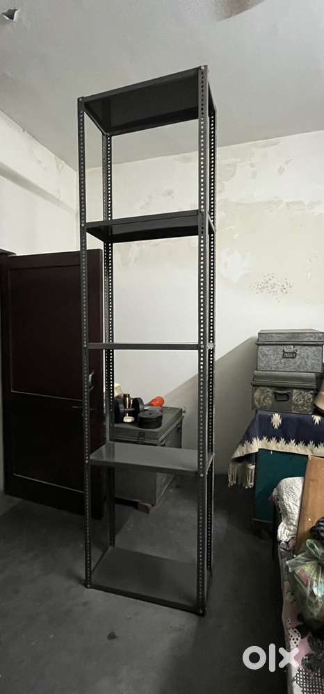 Iron rack in good condition