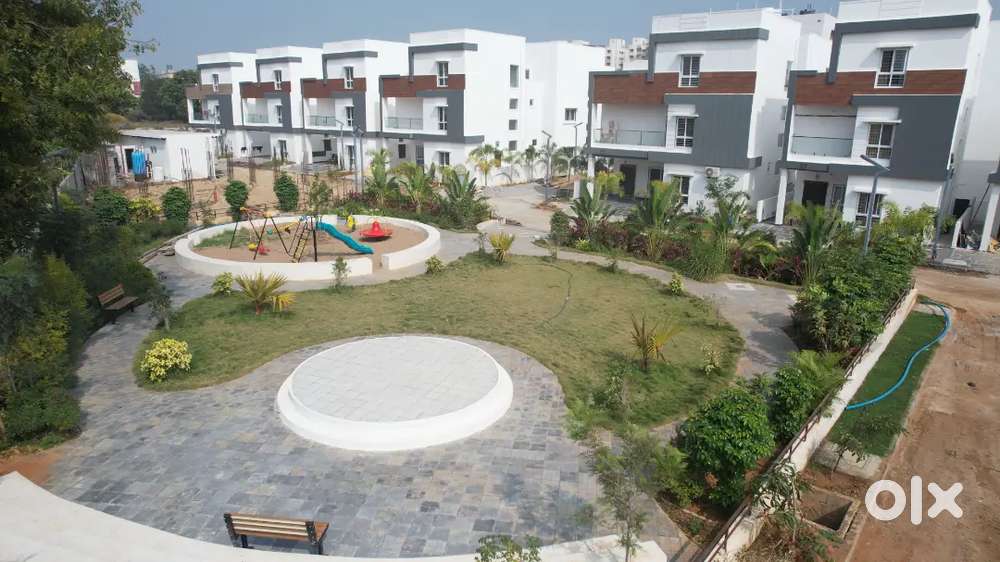 Luxurious Triplex Villas for Sale at Suchitra – Kompally