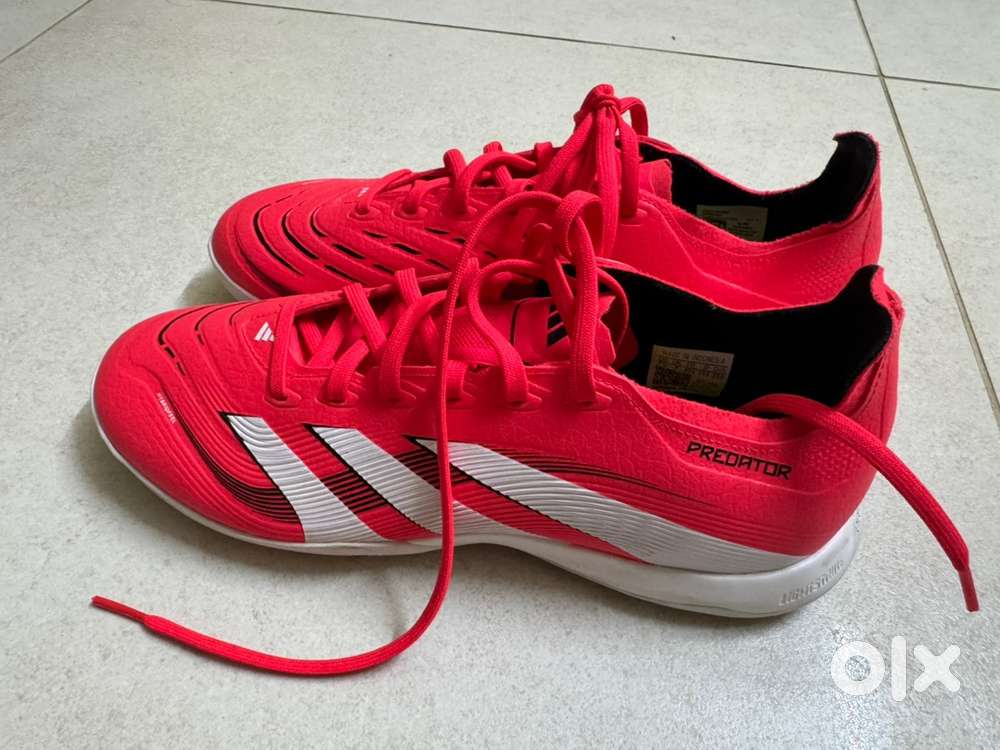 Unused Adidas Predator League TF Football Shoes – Red (Size 7)