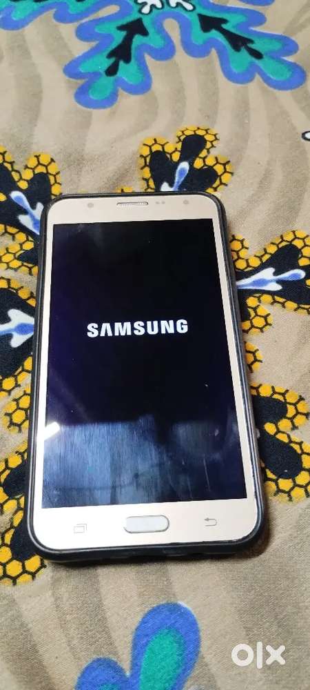 Samsung j7 or Samsung j4 Plus ram..3gb 32gb internal memory