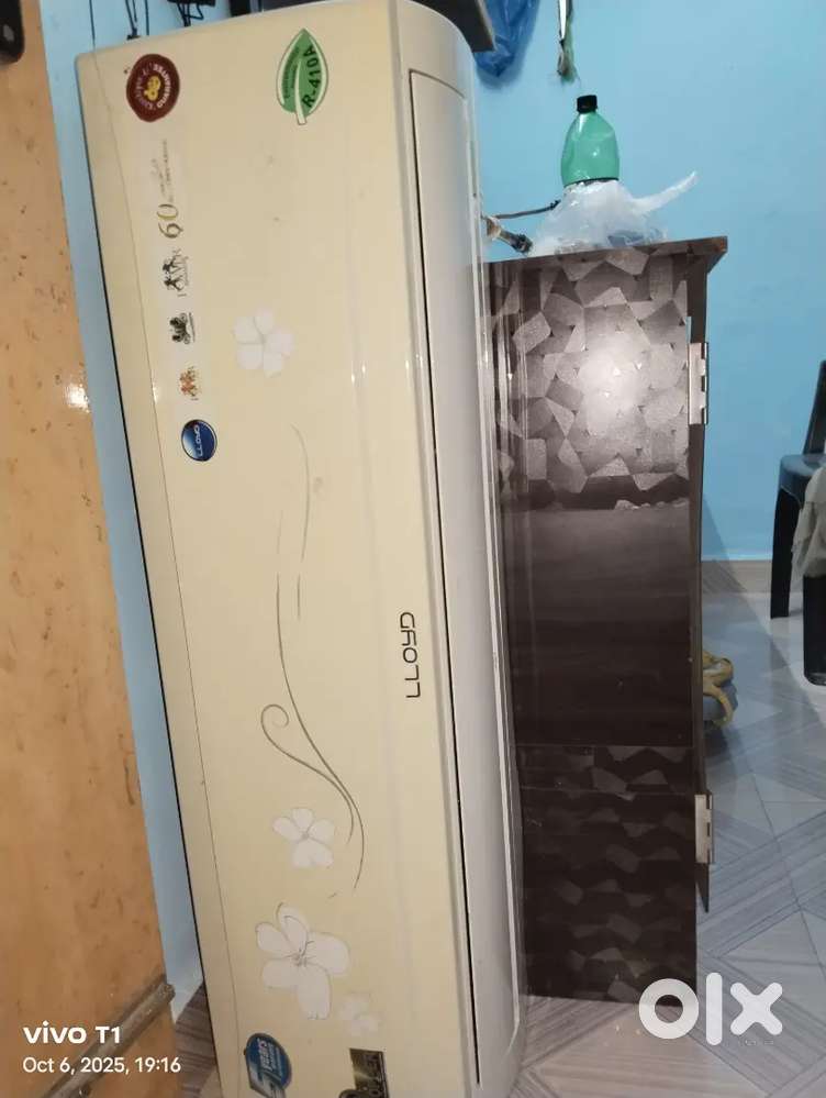 Llyed ac selling only indore unit and only problem moter and ac