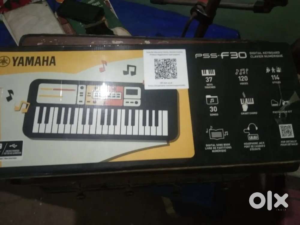 Yamaha PSS - F30 Digital Keyboard