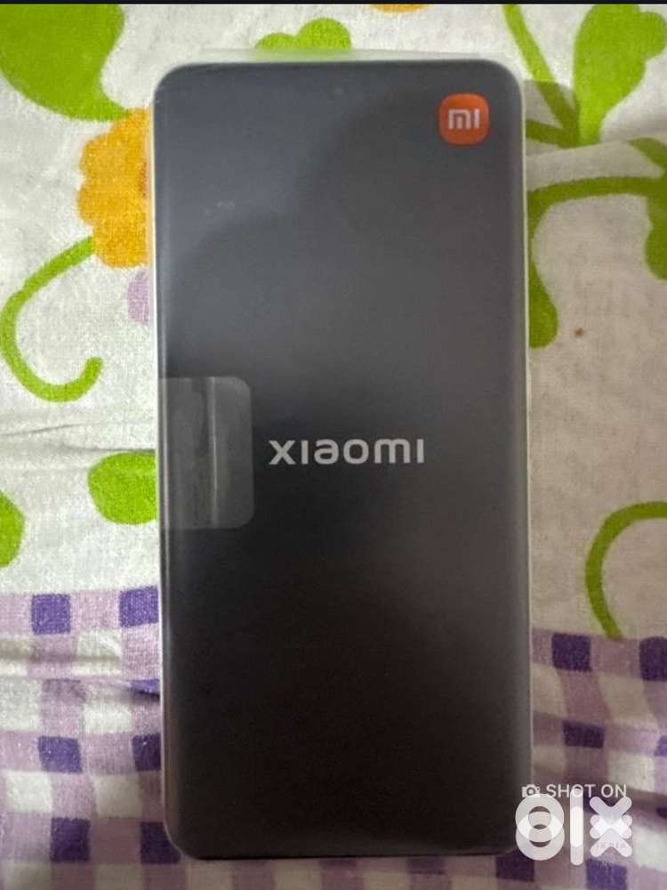 Xiaomi 15 Ultra with Bill accessories and 1 Year Screen Damage insu