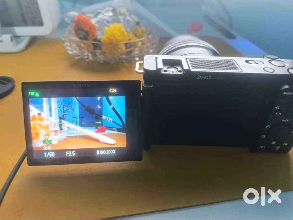 Sony ZV-E10L Mirrorless Camera with 16–50mm Lens  Excellent Condition