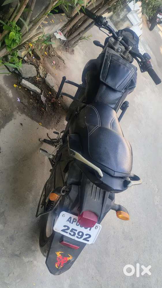 Key set and center stand required