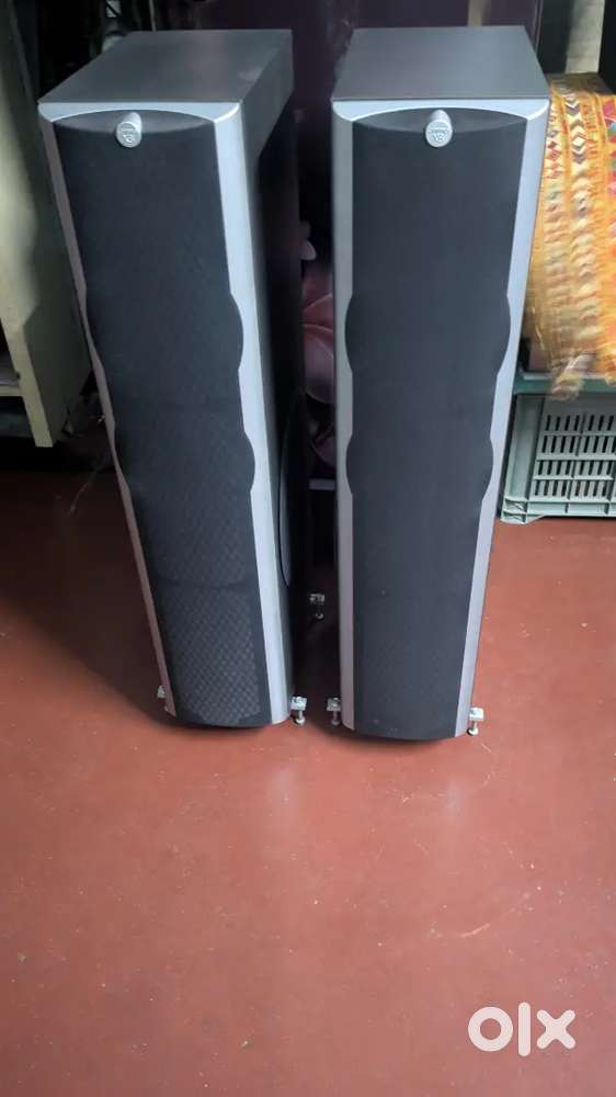 Jamo floor standing speaker