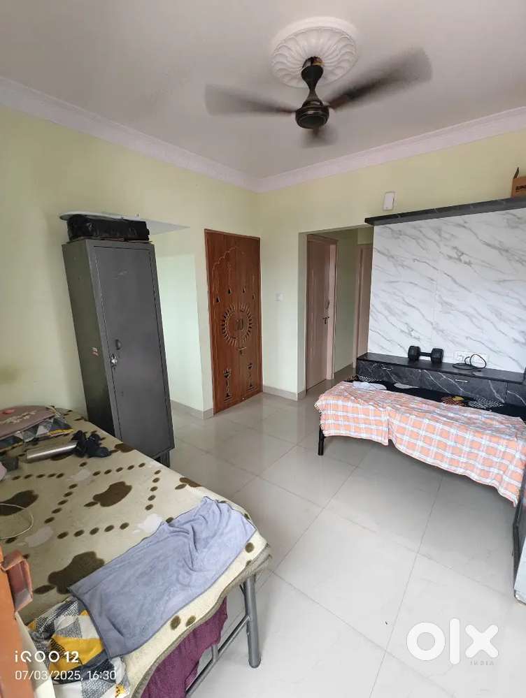 LOW BUDGET PAYING GUEST/ROOM FR GENTS AT SILK BOARD-HONGSNDRA METRO JN