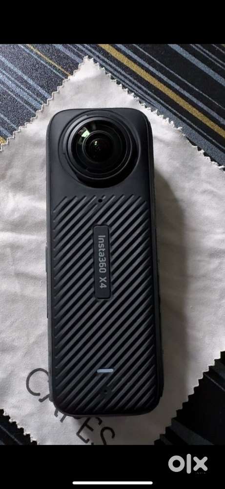 Insta360 x4